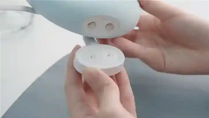 2024女用情趣玩具用品推荐一:OSUGA小海豹吸吮震动情趣按摩器