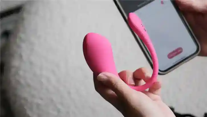 女用情趣玩具推荐七:LOVENSE LUSH 3 穿戴智能跳蛋