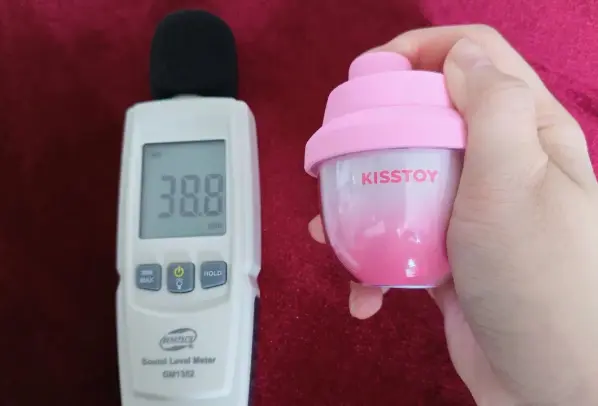 Kisstoy小甜罐吮吸跳蛋，吸我一口爽飞